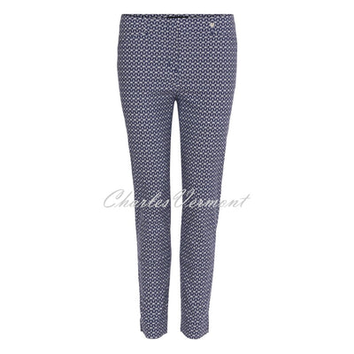 Robell Rose 09 – 7/8 Cropped Super Slim Trouser 51622-54886-69 (Navy Abstract Print)
