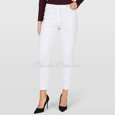 Robell Bella 09 - 7/8 Cropped Trouser 51560-54401-10 (White Leaf Jacquard)