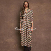 Tinta 'Manantial' V-Neck Dress - Style 3885805