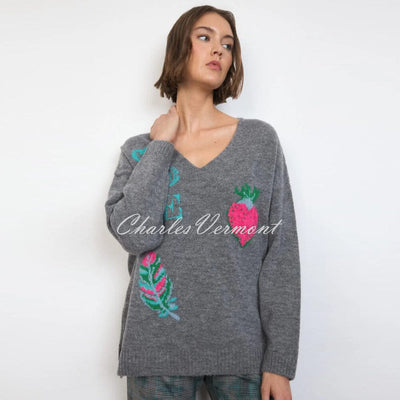 Tinta 'Terentia' V-Neck Sweater - Style 3895617 (Grey)
