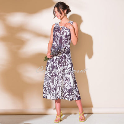 Alison Sheri Sleeveless Dress With Keyhole Neckline - Style A43352