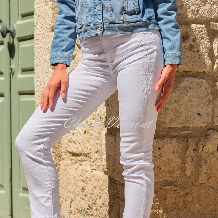 Dolcezza 'White is White' Ankle Grazer Slim Leg Jean with Stud Detail - Style 25194