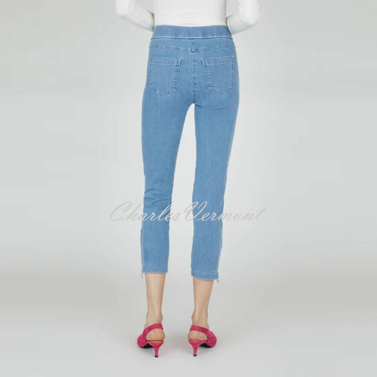 Robell Nena 09 - 7/8 Cropped Denim Jean 52489-54139-62 (Light Denim Blue)