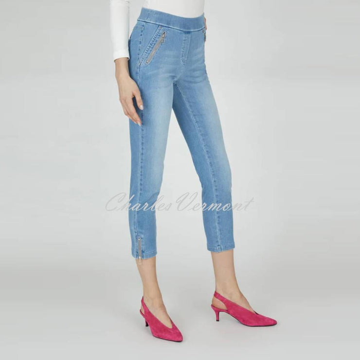 Robell Nena 09 - 7/8 Cropped Denim Jean 52489-54139-62 (Light Denim Blue)