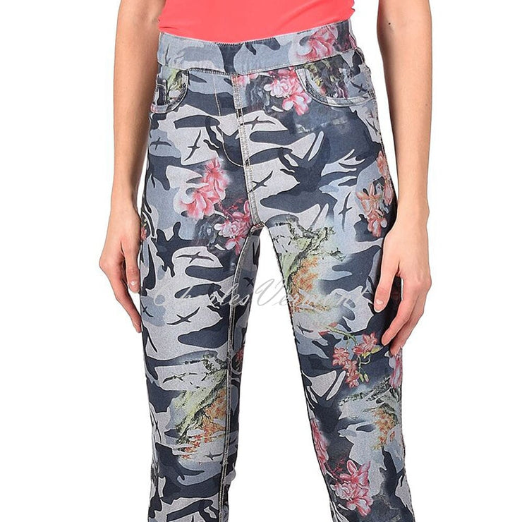 Frank Lyman Reversible Capri Jean – Style 211129U