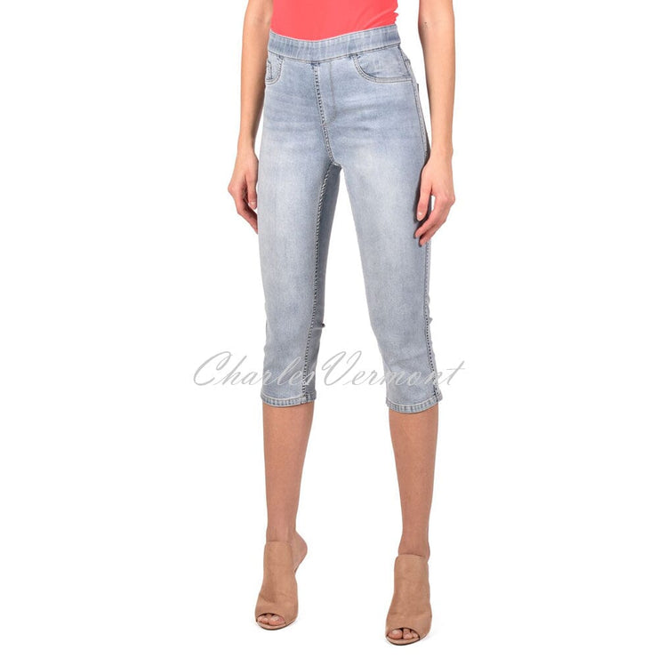 Frank Lyman Reversible Capri Jean – Style 211129U