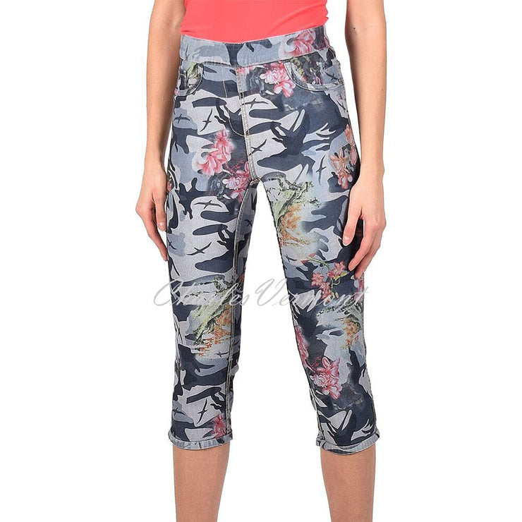 Frank Lyman Reversible Capri Jean – Style 211129U
