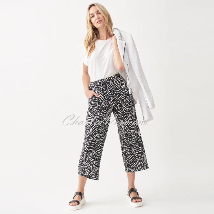 Joseph Ribkoff Abstract Print Culotte Trouser – Style 221314