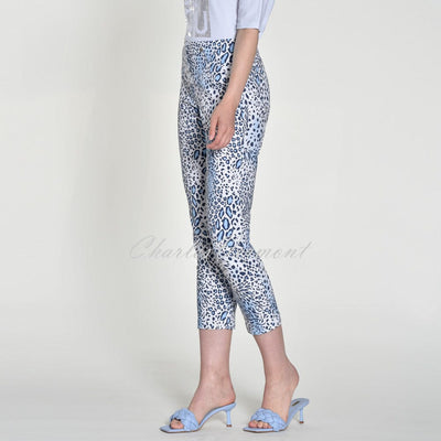 Robell Bella 09 – 7/8 Cropped Trouser 51560-54101-62 (Blue Animal Print)